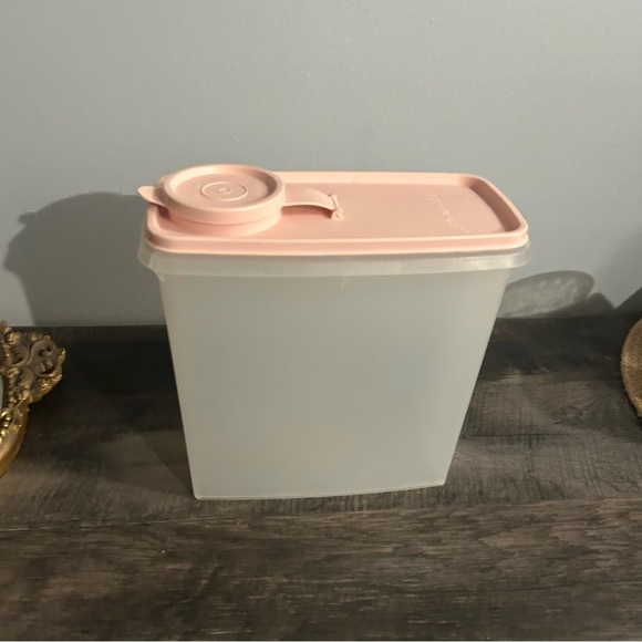 Vintage Tupperware Cereal Keeper 1588-5 w/ Pink Lid Snack Storage Container - Picture 1 of 6